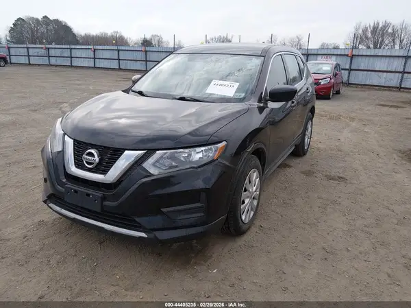 5N1AT2MV3HC825825 2017 NISSAN ROGUE - Image 2