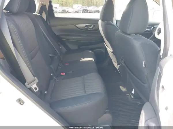 5N1AT2MV3HC831124 2017 NISSAN ROGUE - Image 8