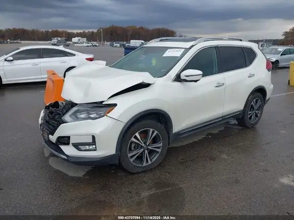 5N1AT2MV3HC831317 2017 NISSAN ROGUE - Image 2