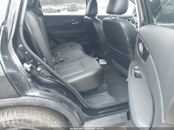 5N1AT2MV3HC837375 2017 NISSAN ROGUE - Image 8