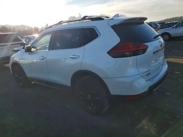 5N1AT2MV3HC837912 2017 NISSAN ROGUE - Image 2