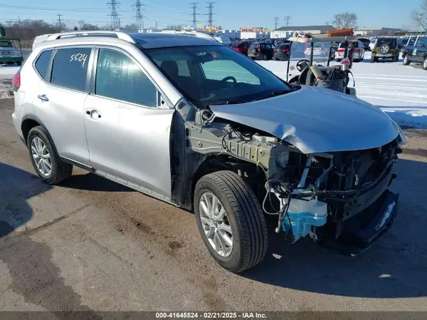 5N1AT2MV3HC846979 2017 NISSAN ROGUE - Image 1
