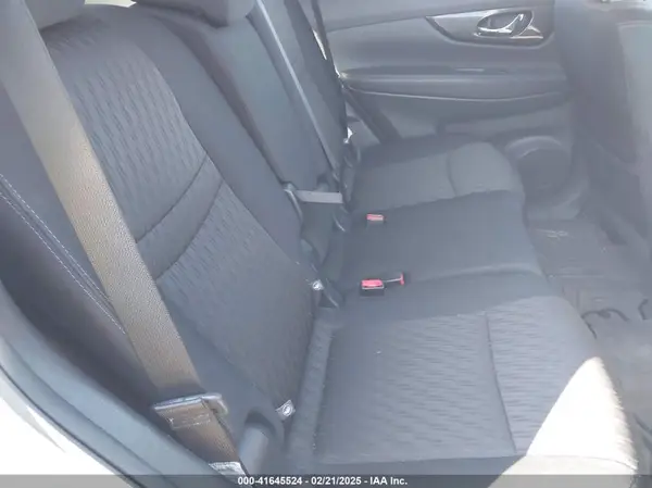 5N1AT2MV3HC846979 2017 NISSAN ROGUE - Image 8