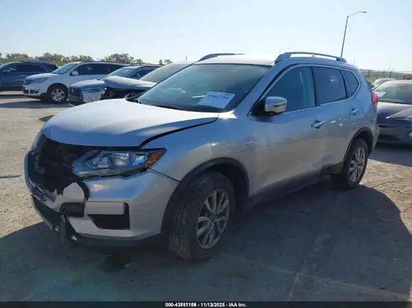 5N1AT2MV3HC853236 2017 NISSAN ROGUE - Image 2