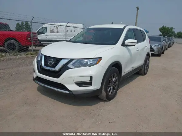 5N1AT2MV3HC855732 2017 NISSAN ROGUE - Image 2