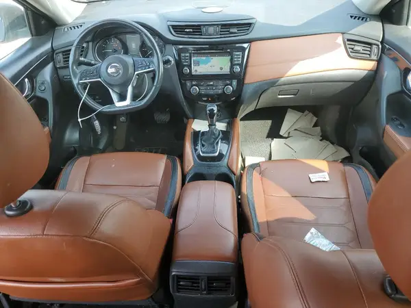 5N1AT2MV3HC860056 2017 NISSAN ROGUE - Image 8