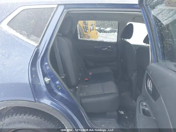 5N1AT2MV3HC860865 2017 NISSAN ROGUE - Image 8
