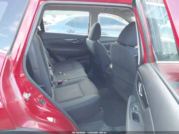 5N1AT2MV3HC864995 2017 NISSAN ROGUE - Image 8