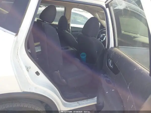 5N1AT2MV3HC867623 2017 NISSAN ROGUE - Image 8