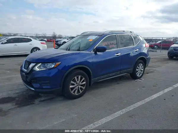 5N1AT2MV3HC876208 2017 NISSAN ROGUE - Image 2