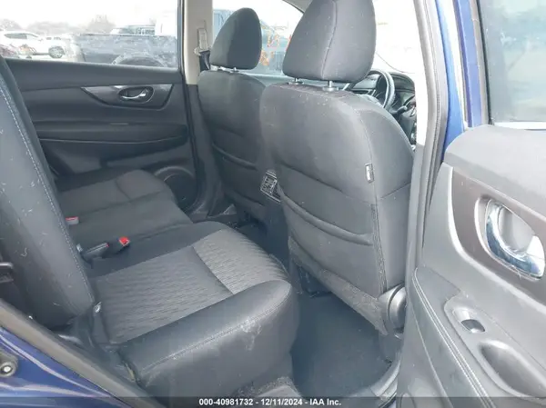 5N1AT2MV3HC876208 2017 NISSAN ROGUE - Image 8