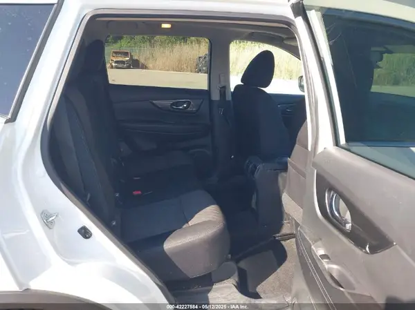 5N1AT2MV3HC882008 2017 NISSAN ROGUE - Image 8