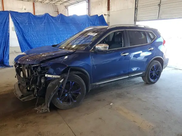 5N1AT2MV3HC885670 2017 NISSAN ROGUE - Image 1