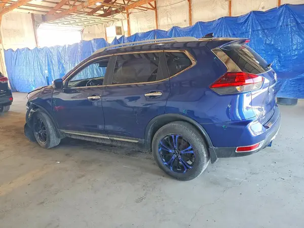 5N1AT2MV3HC885670 2017 NISSAN ROGUE - Image 2