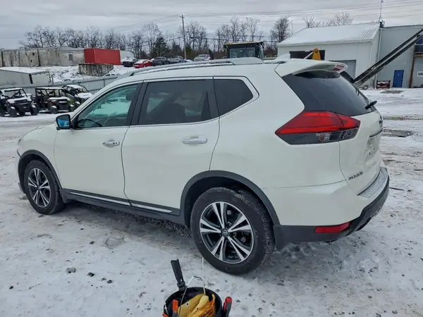 5N1AT2MV3HC888505 2017 NISSAN ROGUE - Image 2