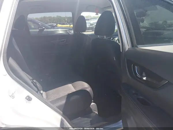 5N1AT2MV3HC890853 2017 NISSAN ROGUE - Image 8