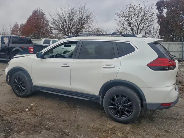 5N1AT2MV3HC895129 2017 NISSAN ROGUE - Image 2