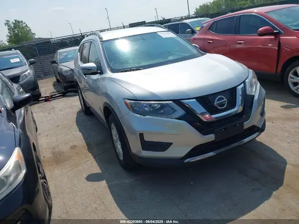 5N1AT2MV3HC895860 2017 NISSAN ROGUE - Image 1