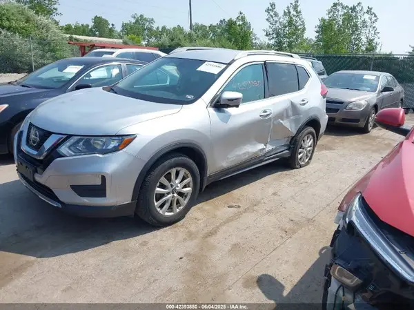 5N1AT2MV3HC895860 2017 NISSAN ROGUE - Image 2