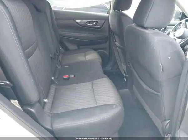 5N1AT2MV3HT881974 2017 NISSAN ROGUE - Image 8