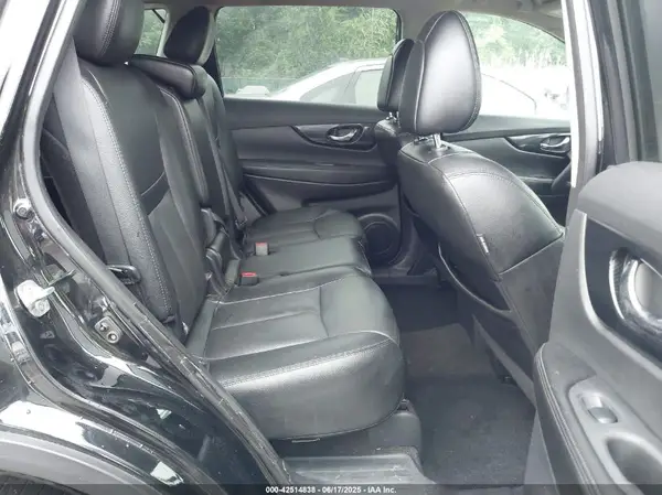 5N1AT2MV3JC715041 2018 NISSAN ROGUE - Image 8