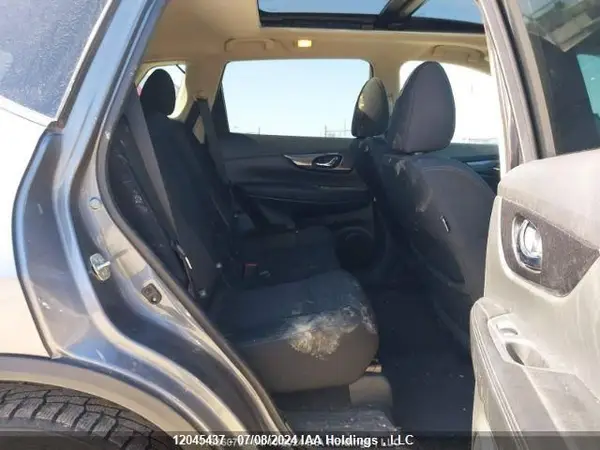 5N1AT2MV3JC718411 2018 NISSAN ROGUE - Image 8