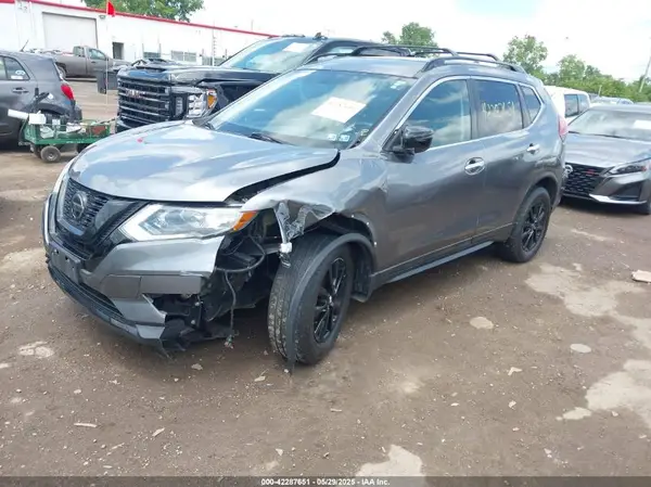 5N1AT2MV3JC720403 2018 NISSAN ROGUE - Image 2