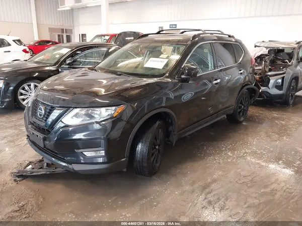 5N1AT2MV3JC726881 2018 NISSAN ROGUE - Image 2