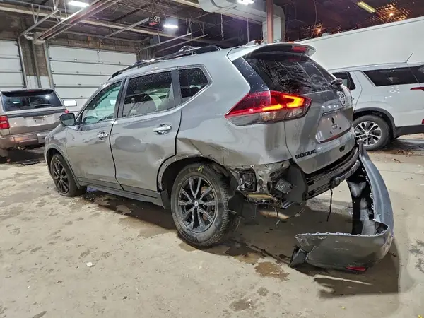 5N1AT2MV3JC729621 2018 NISSAN ROGUE - Image 2