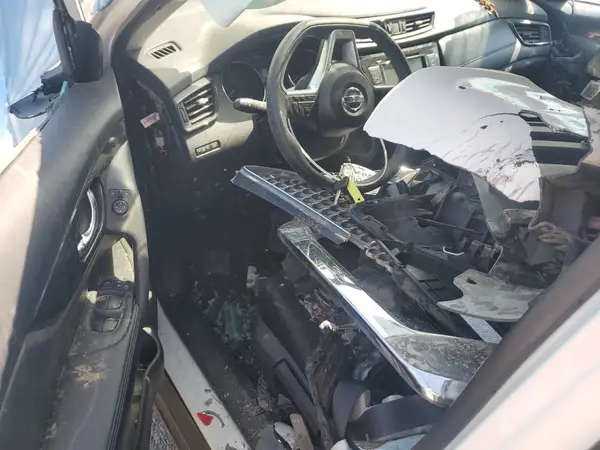 5N1AT2MV3JC731773 2018 NISSAN ROGUE - Image 8