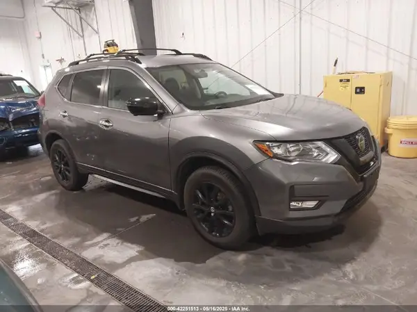 5N1AT2MV3JC739694 2018 NISSAN ROGUE - Image 1
