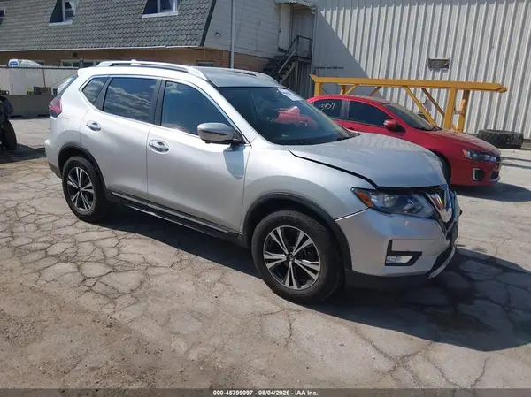 5N1AT2MV3JC745303 2018 NISSAN ROGUE - Image 1