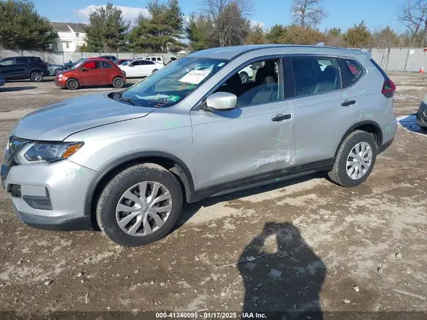 5N1AT2MV3JC748525 2018 NISSAN ROGUE - Image 2
