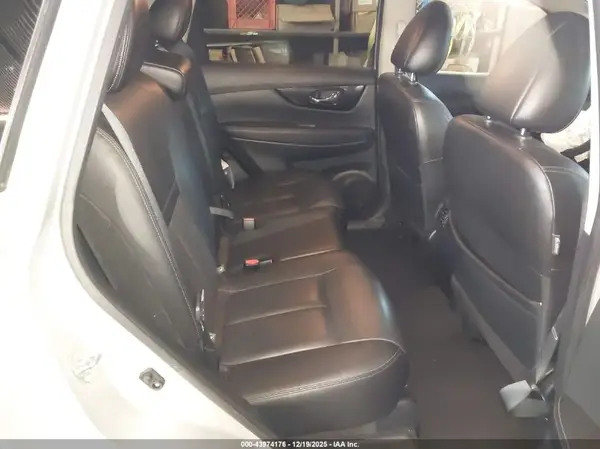5N1AT2MV3JC754065 2018 NISSAN ROGUE - Image 8