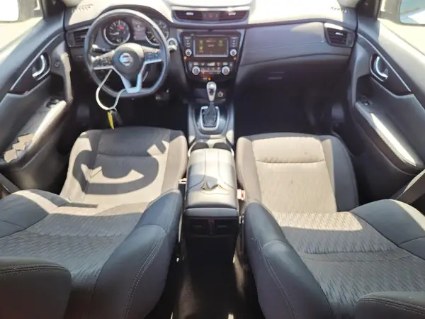 5N1AT2MV3JC758665 2018 NISSAN ROGUE - Image 8