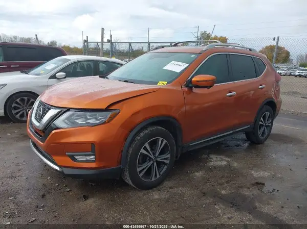 5N1AT2MV3JC759802 2018 NISSAN ROGUE - Image 2