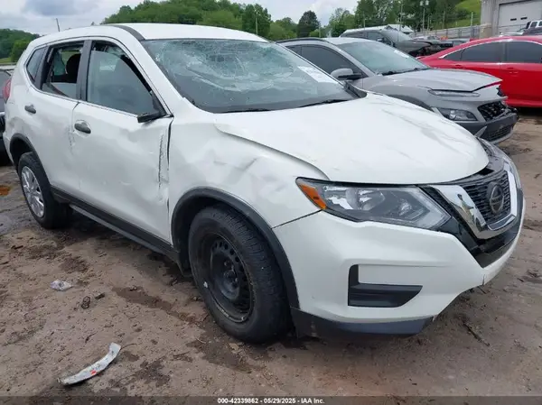5N1AT2MV3JC759833 2018 NISSAN ROGUE - Image 1
