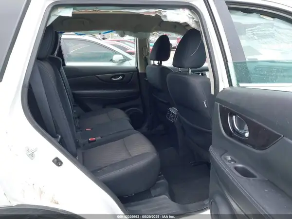5N1AT2MV3JC759833 2018 NISSAN ROGUE - Image 8