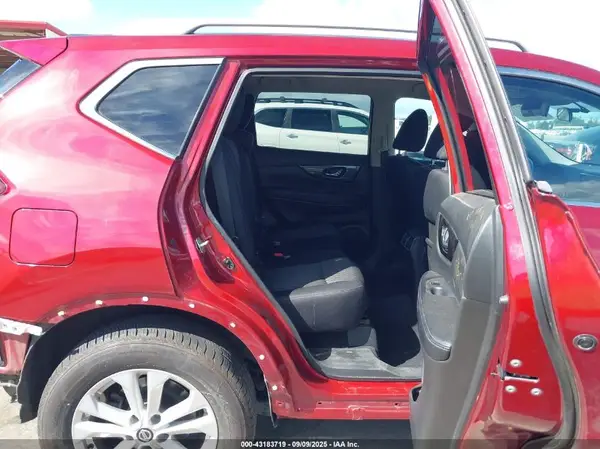 5N1AT2MV3JC768256 2018 NISSAN ROGUE - Image 8