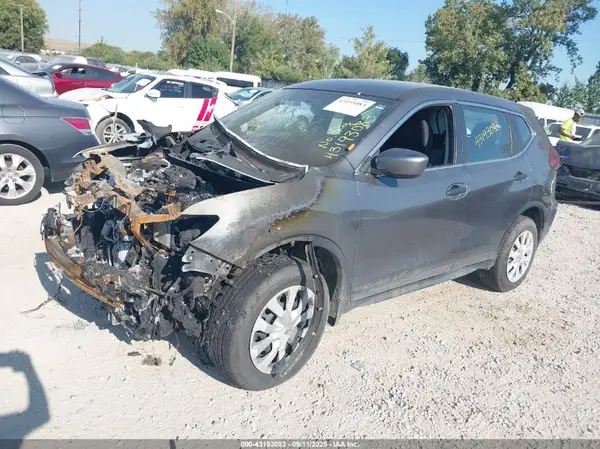 5N1AT2MV3JC784621 2018 NISSAN ROGUE - Image 2