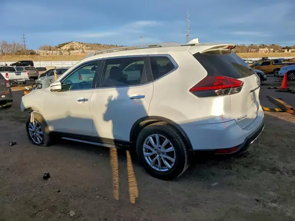 5N1AT2MV3JC789754 2018 NISSAN ROGUE - Image 2