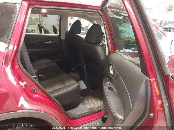 5N1AT2MV3JC793951 2018 NISSAN ROGUE - Image 8