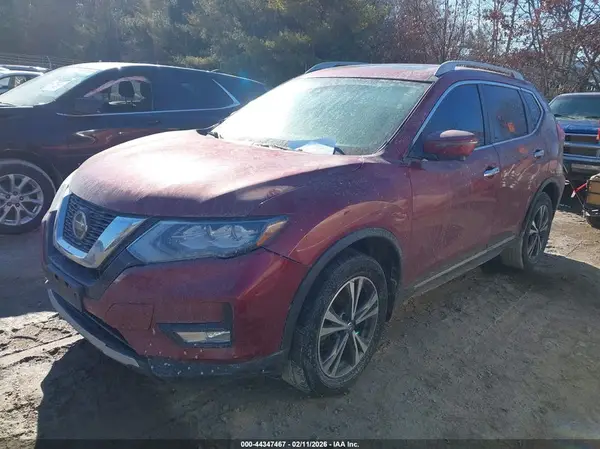 5N1AT2MV3JC796378 2018 NISSAN ROGUE - Image 2