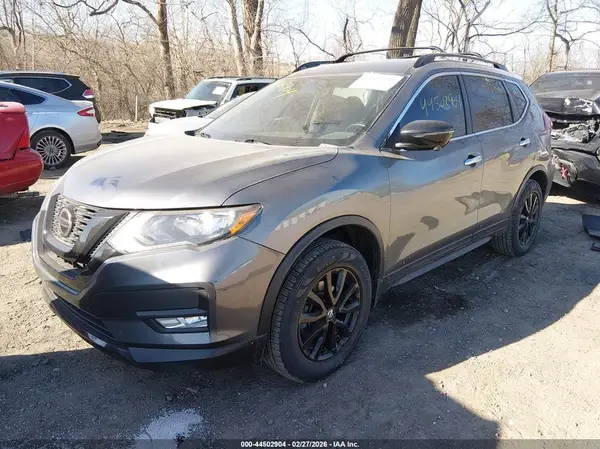 5N1AT2MV3JC797496 2018 NISSAN ROGUE - Image 2