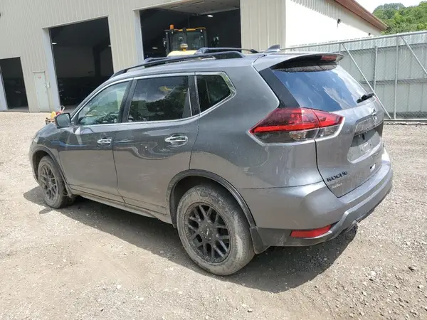 5N1AT2MV3JC800168 2018 NISSAN ROGUE - Image 2