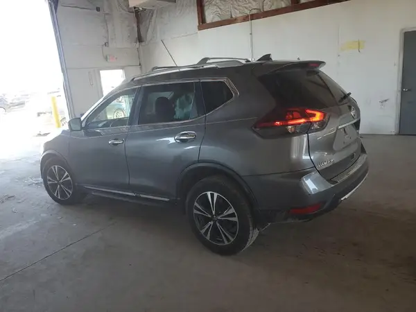 5N1AT2MV3JC800591 2018 NISSAN ROGUE - Image 2