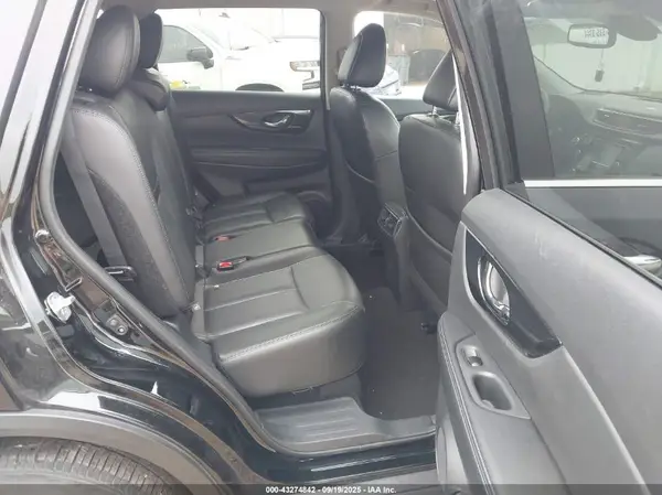 5N1AT2MV3JC803118 2018 NISSAN ROGUE - Image 8