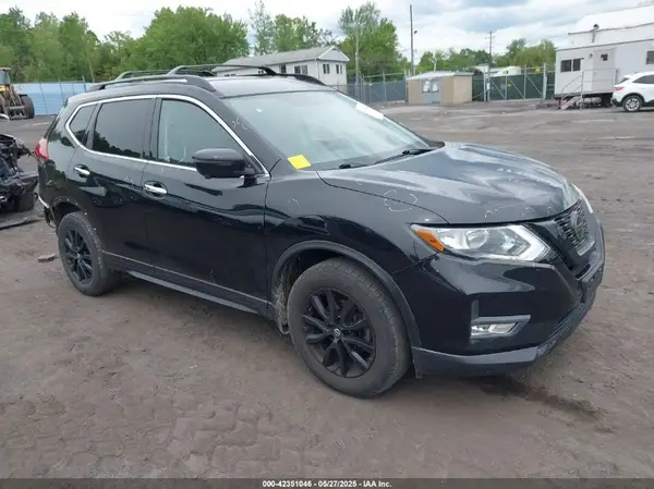 5N1AT2MV3JC804950 2018 NISSAN ROGUE - Image 1