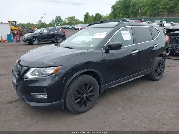 5N1AT2MV3JC804950 2018 NISSAN ROGUE - Image 2