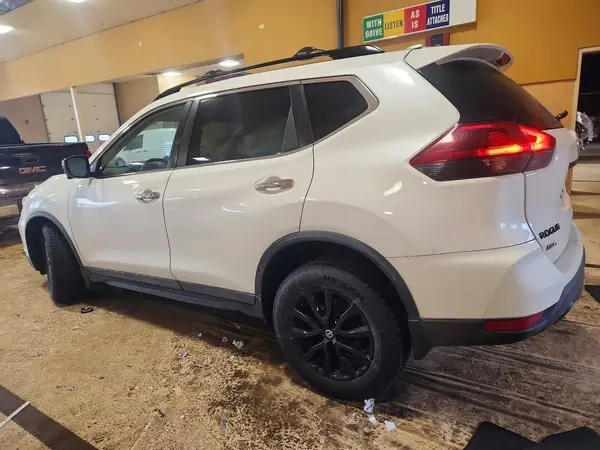 5N1AT2MV3JC809680 2018 NISSAN ROGUE - Image 2